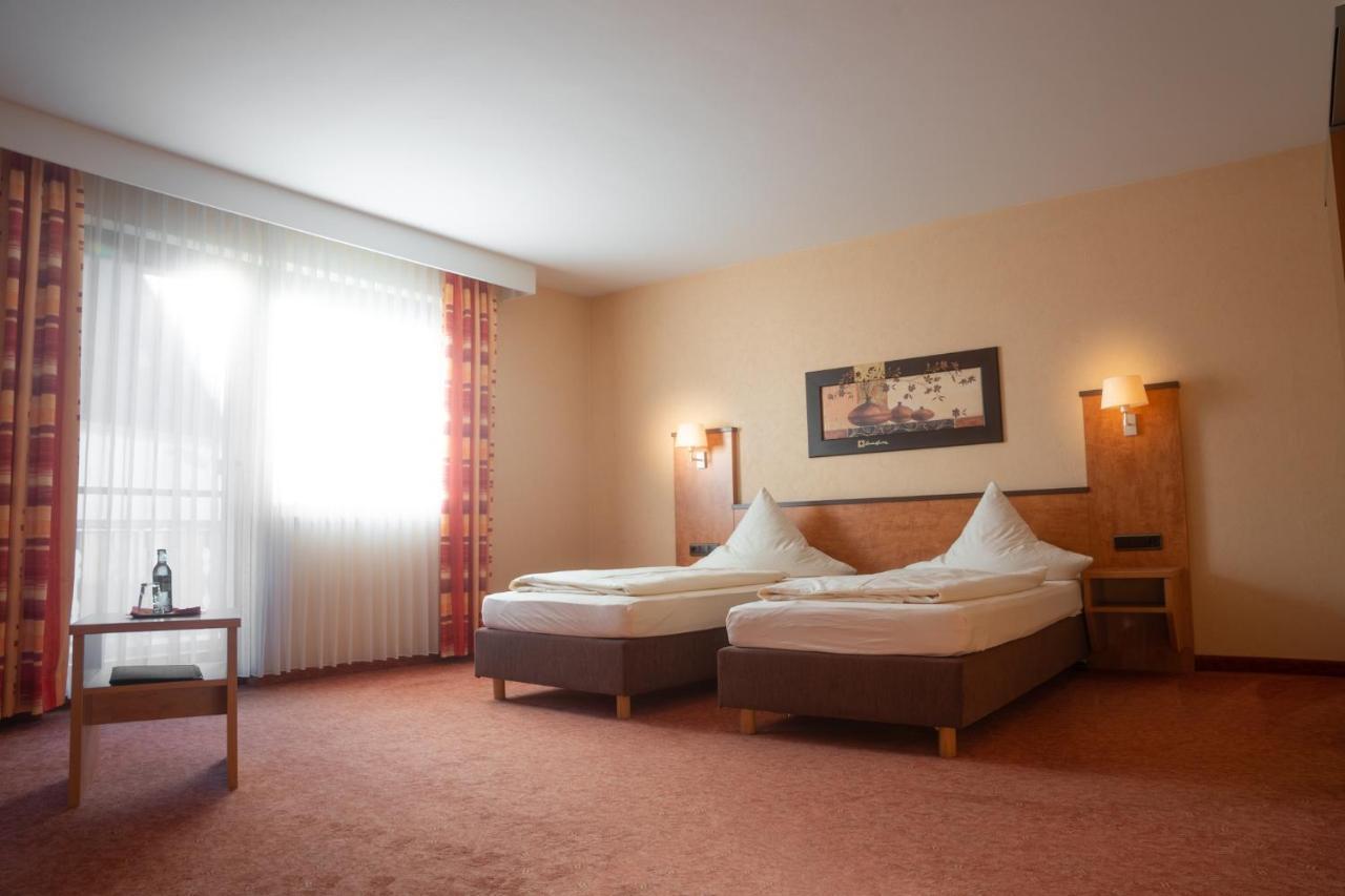 Hotel Gasthof Kaesser 안스바흐 외부 사진