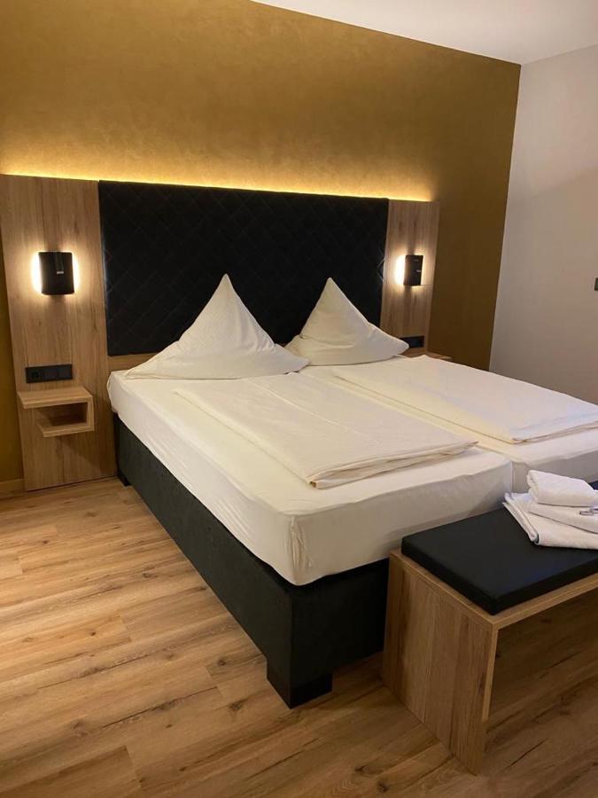 Hotel Gasthof Kaesser 안스바흐 외부 사진