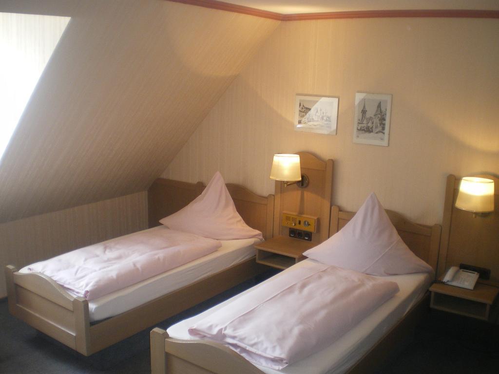 Hotel Gasthof Kaesser 안스바흐 외부 사진